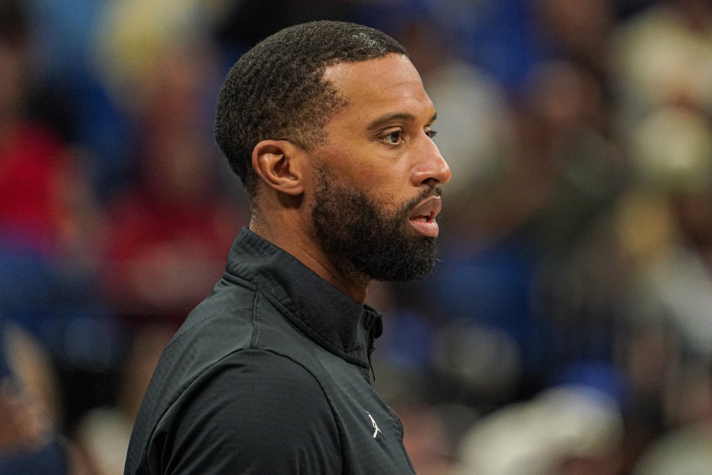 黄蜂主帅：克尼佩尔曼恩塞克斯顿有机会先发 他们能扮演关键角色